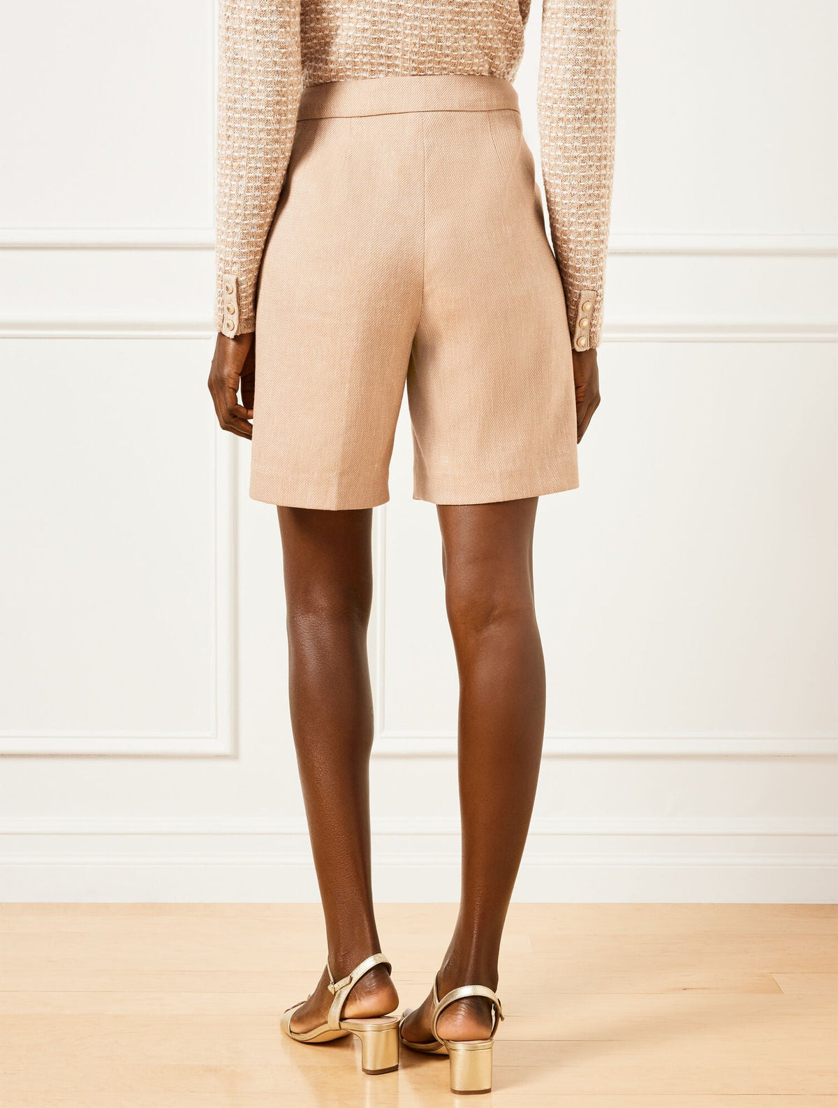 TEXTURED STRETCH LINEN PLEATED SHORTS - 7” | Talbots