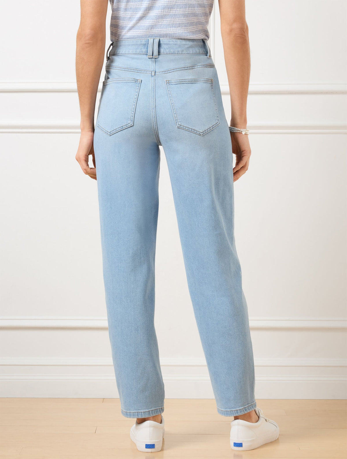 RELAXED TAPERED BARREL LEG JEANS - CARLINA WASH | Talbots