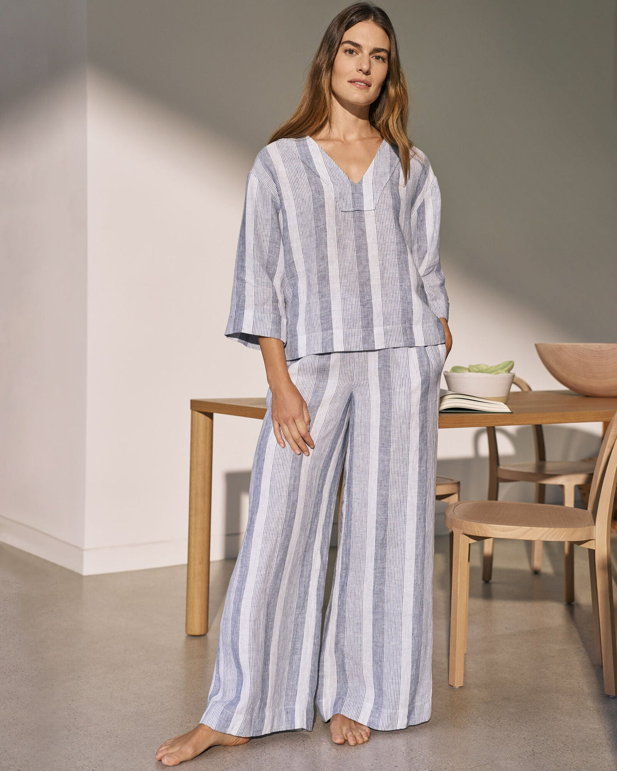 LINEN OMBRÉ STRIPE V-NECK TOP | Talbots