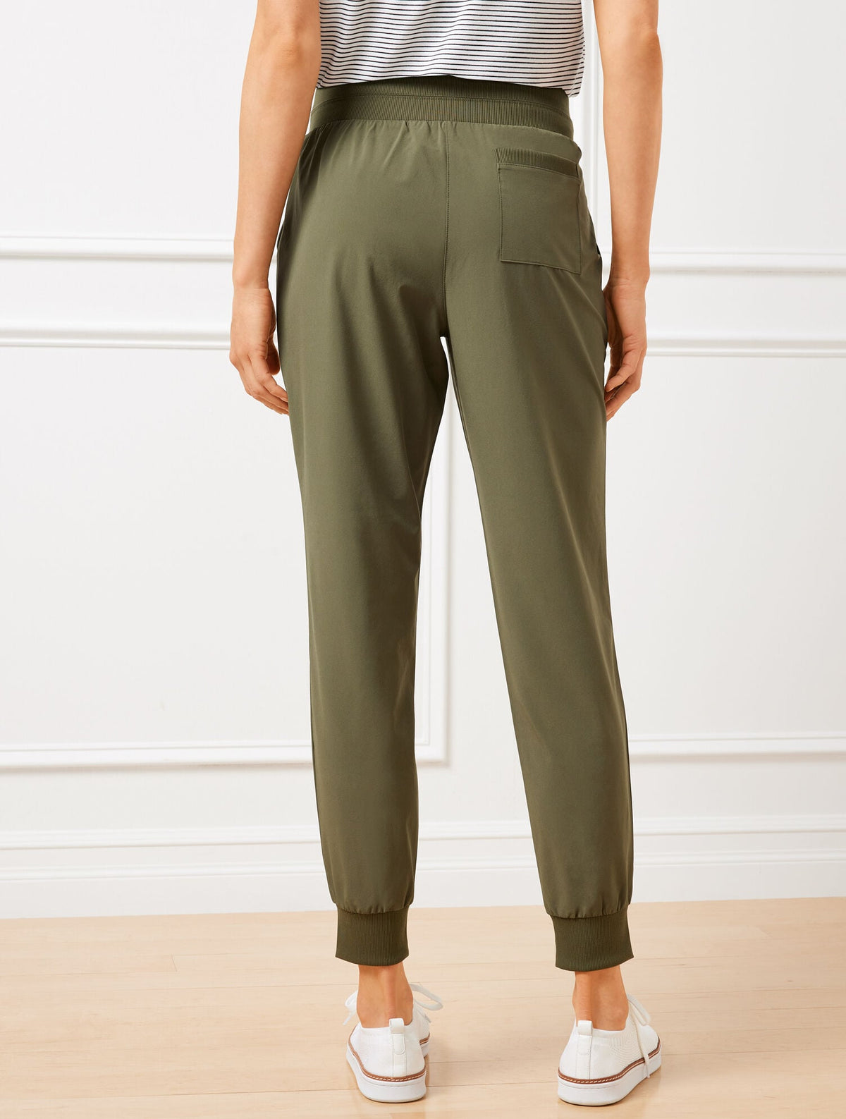 LIGHTWEIGHT WOVEN STRETCH JOGGERS | Talbots