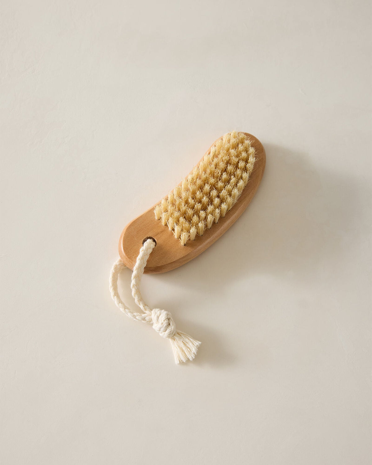 LOTUS WOOD NAIL BRUSH | Talbots
