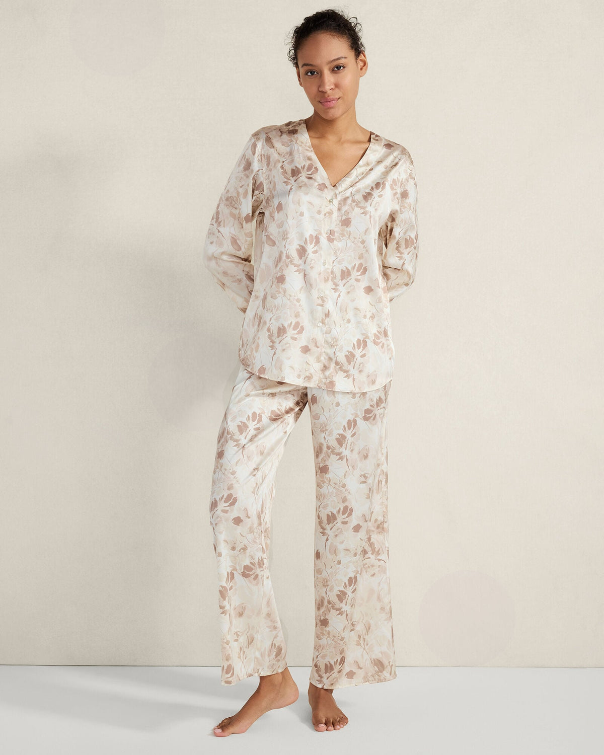 WASHABLE SILK V-NECK TRANQUIL FLORAL SLEEP TOP | Talbots