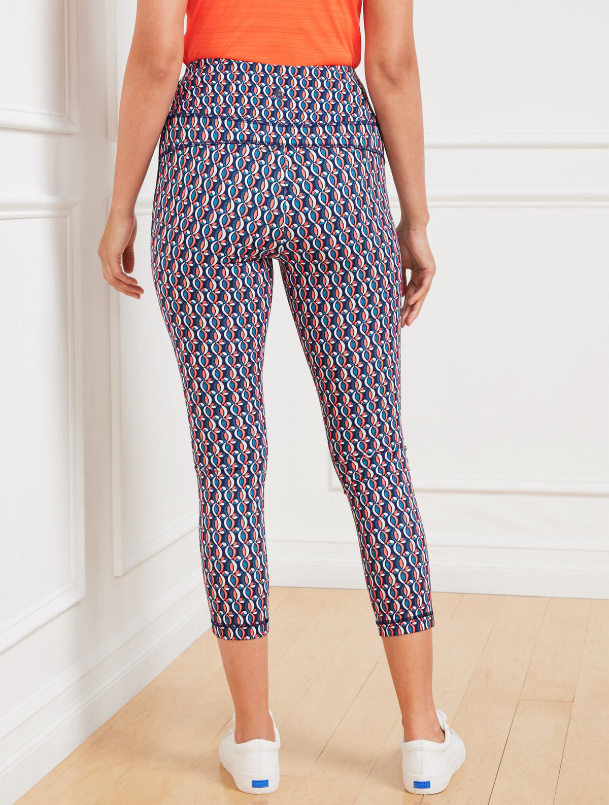 PERFORMANCE INTERLOCK CAPRI LEGGINGS - PINWHEEL GEO | Talbots