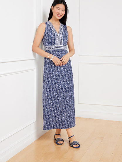 EFFORTLESS JERSEY MAXI DRESS - PRETTY MEDALLION | Talbots