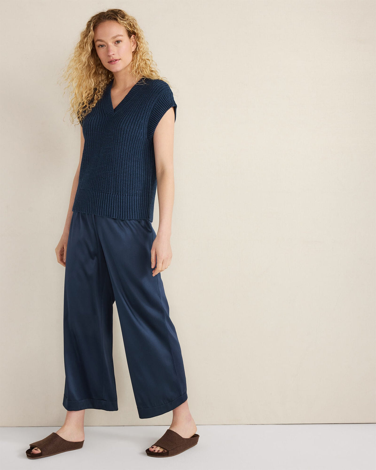 ORGANIC COTTON LINEN SHAKER STITCH V-NECK SWEATER | Talbots