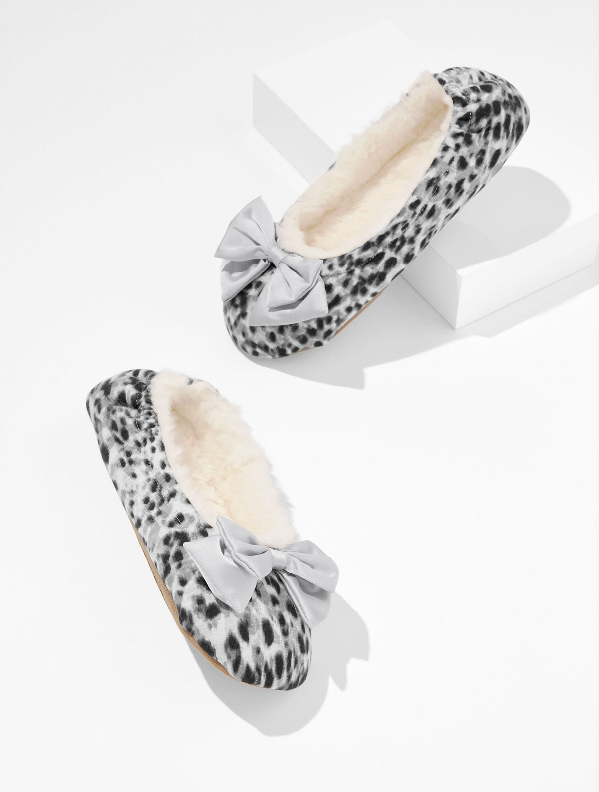 LENA BOW SLIPPERS - SWIRLY ANIMAL | Talbots